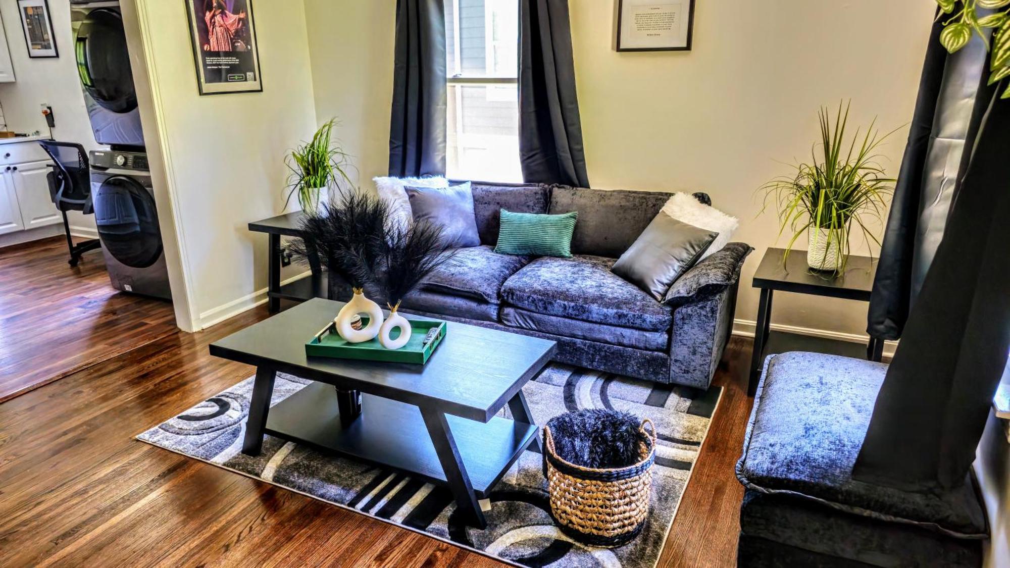 Apartment Luxury Duplex Unit In Unit A *